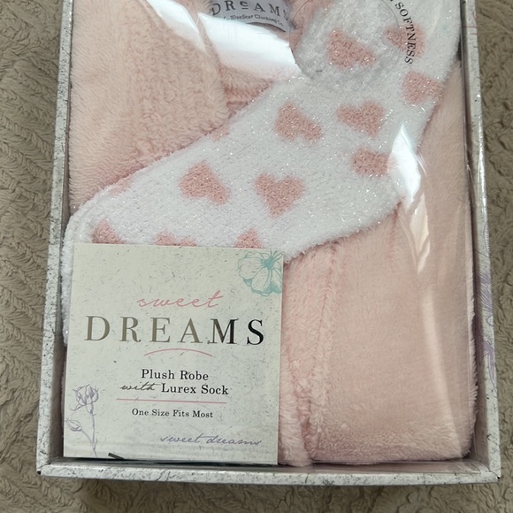 Robe with Lurex Sock gift set, pink robe & socks with hearts, New in sealed box - Picture 14 of 16